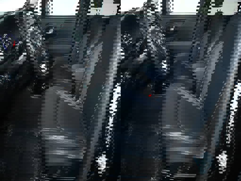 Used 2023 Jeep Renegade Limited image 17