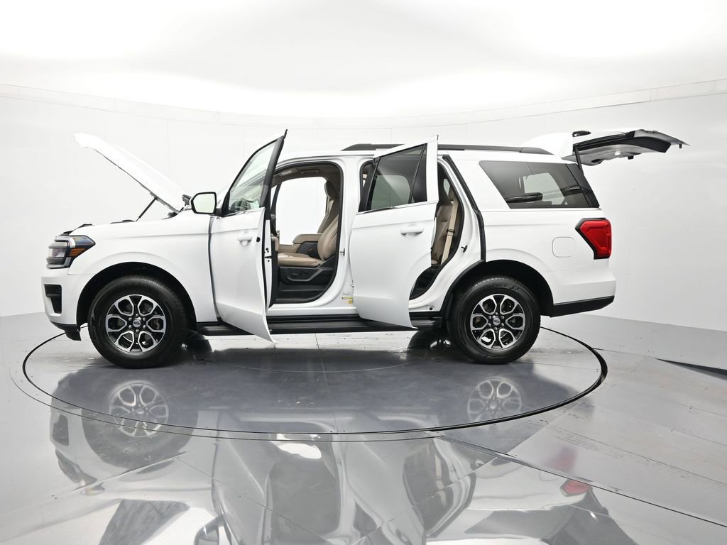 Used 2024 Ford Expedition XLT image 48