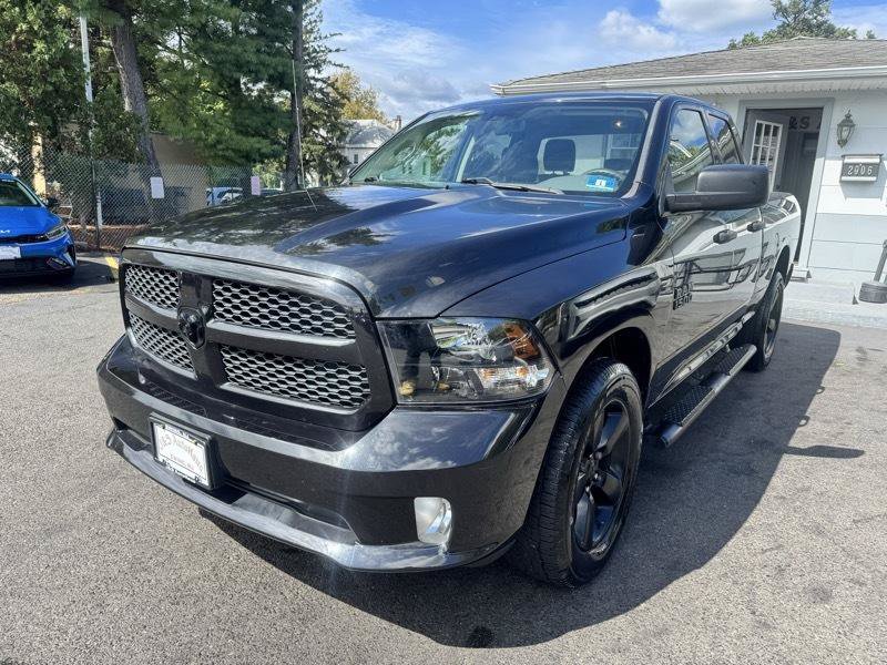 Used 2018 RAM 1500 Express w/ Black Ram 1500 Express Group AWD/4WD image 3