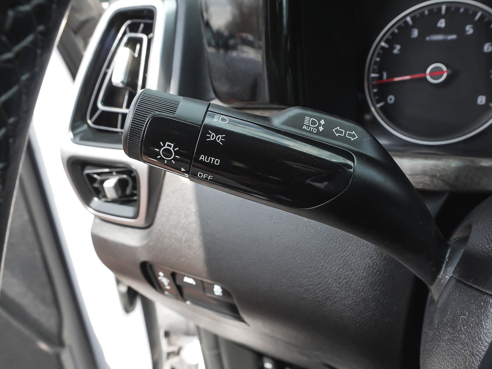 Used 2023 Kia Sorento S w/ Panoramic Sunroof Package image 21