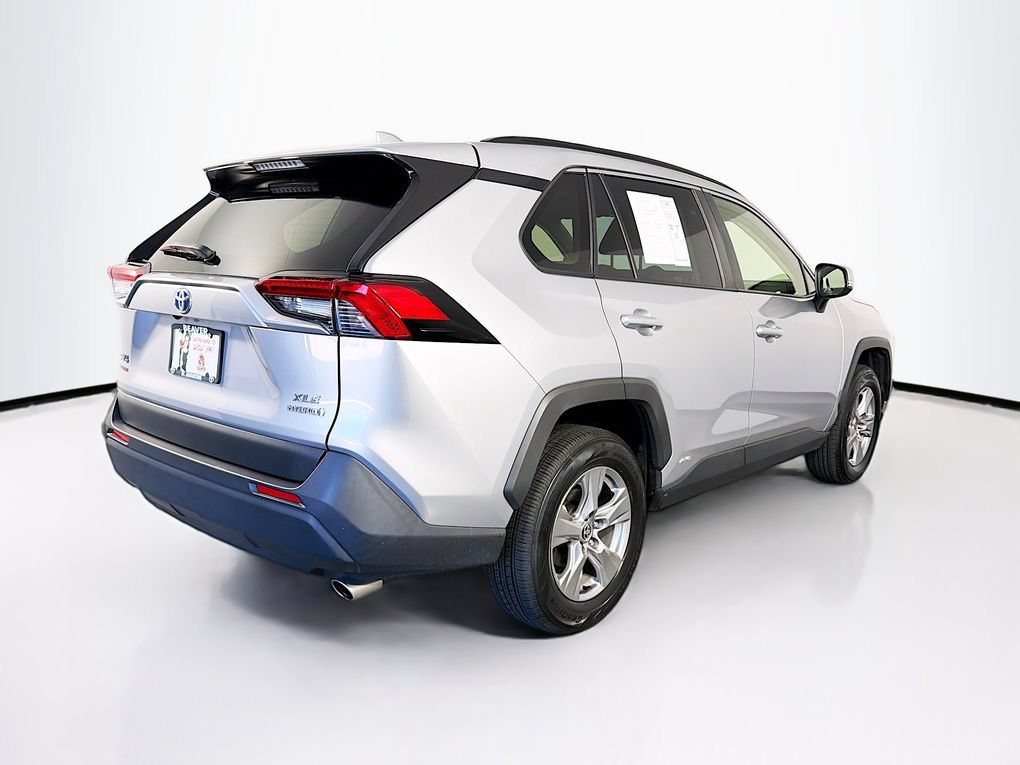 Used 2022 Toyota RAV4 XLE w/ Convenience Package AWD/4WD image 10