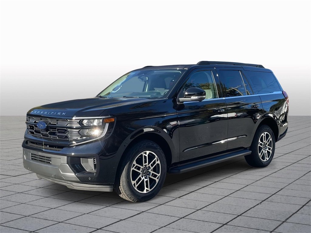 New 2025 Ford Expedition Active image 3