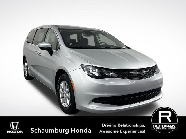 Used 2023 Chrysler Voyager LX FWD image 3