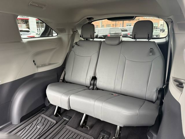 Certified 2024 Toyota Sienna XLE image 33