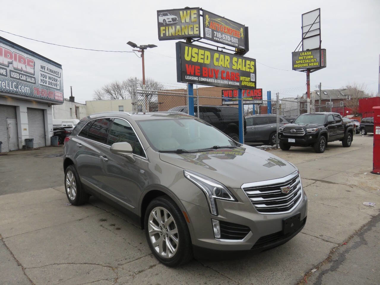 Used 2019 Cadillac XT5 AWD image 3