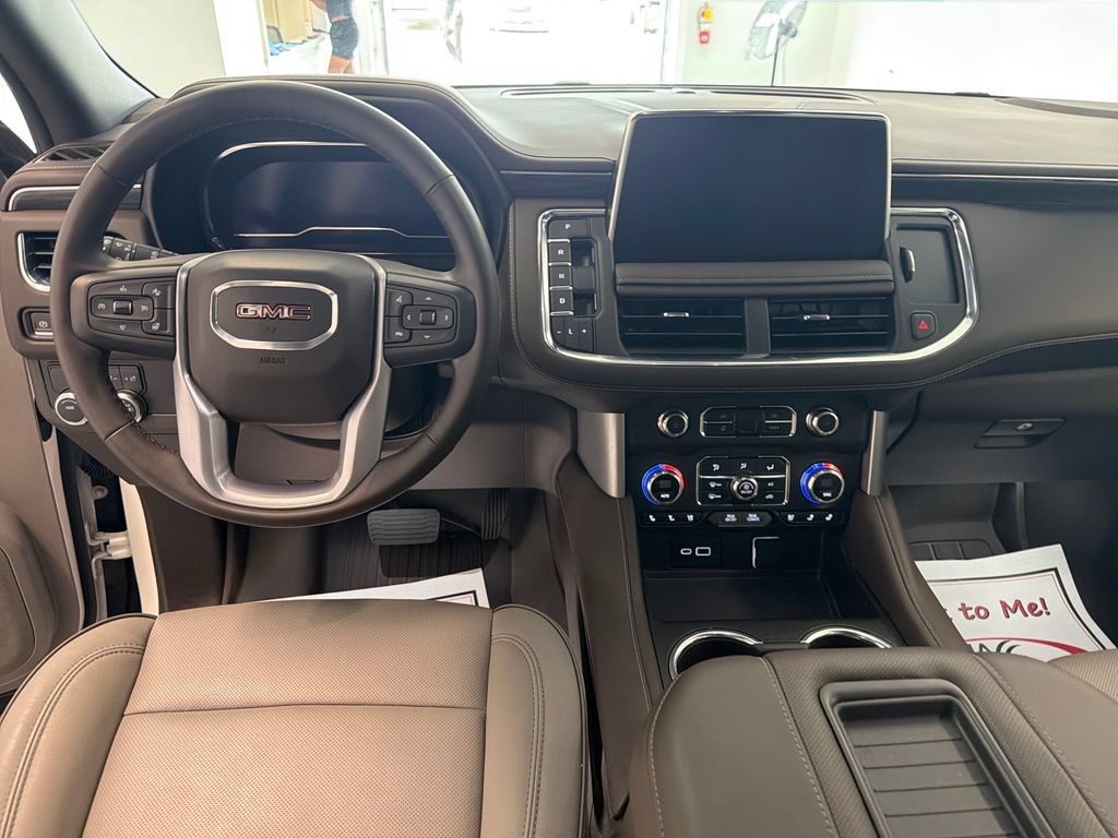 Used 2024 GMC Yukon SLT w/ SLT Premium Package RWD image 17