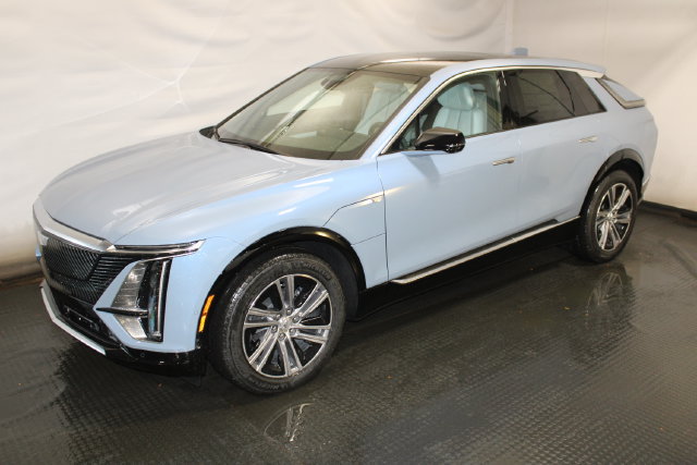 New 2027 Cadillac Lyriq Luxury AWD/4WD image 2