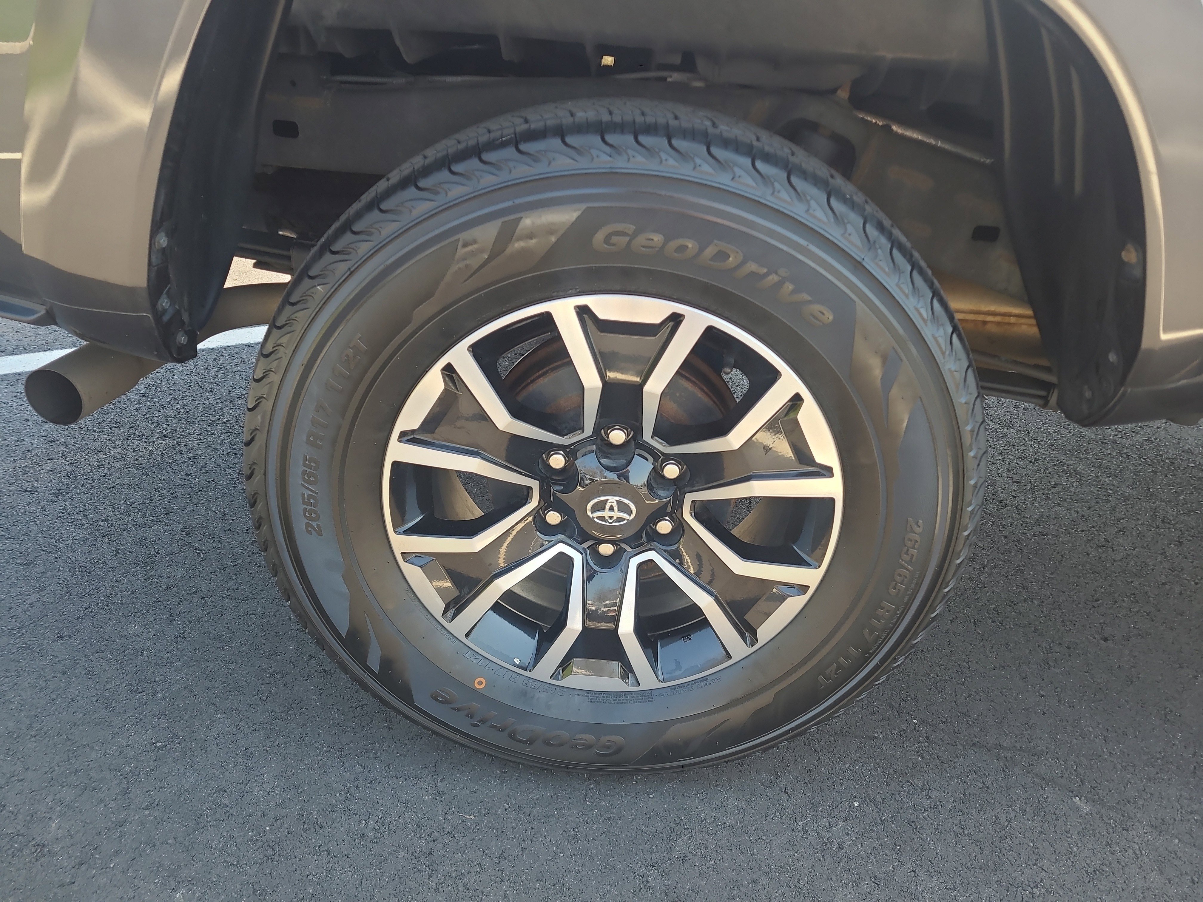 Certified 2023 Toyota Tacoma TRD Sport AWD/4WD image 11