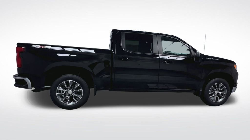 Used 2022 Chevrolet Silverado 1500 LT AWD/4WD image 12