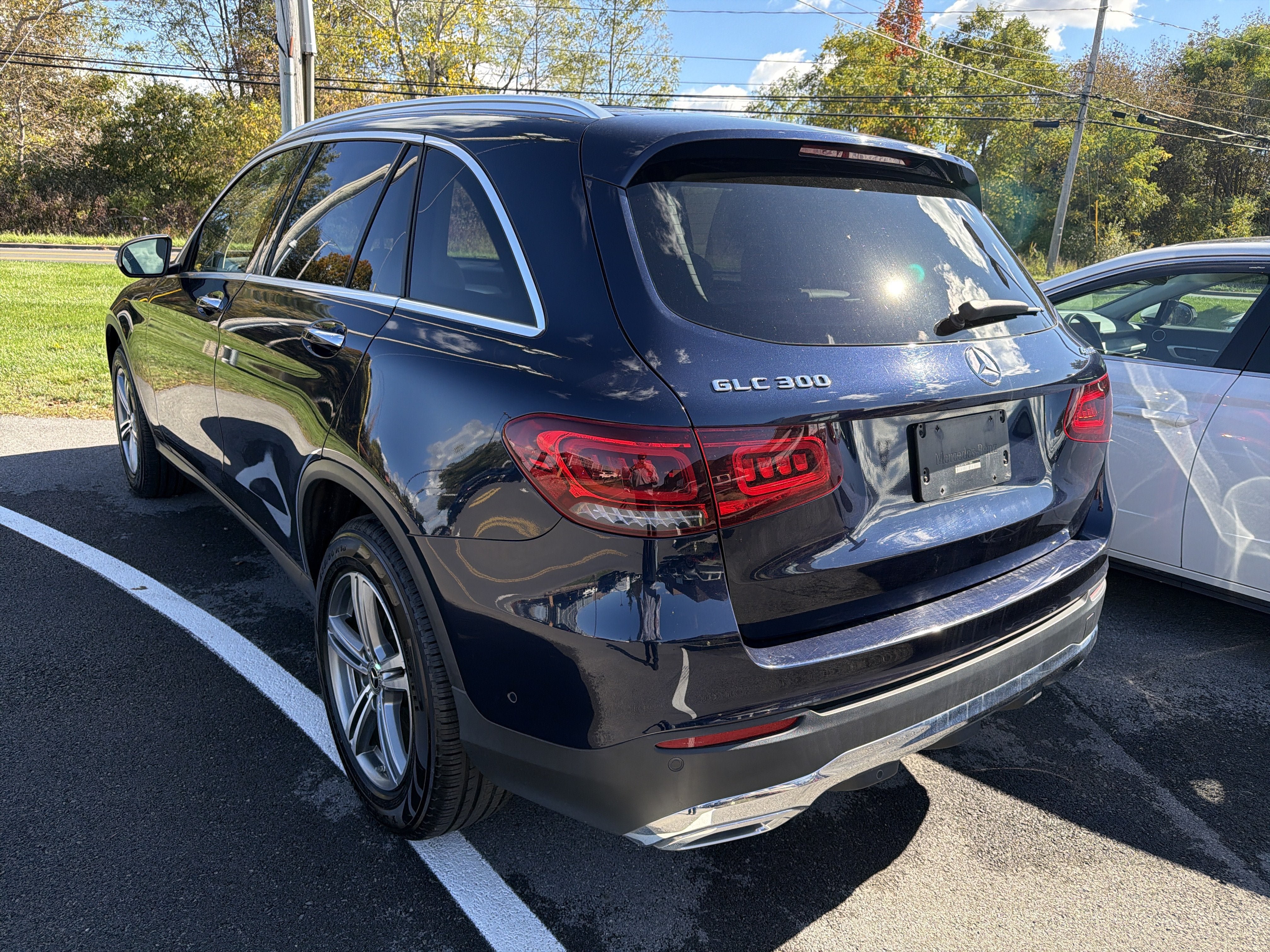 Used 2021 Mercedes-Benz GLC 300 4MATIC image 5