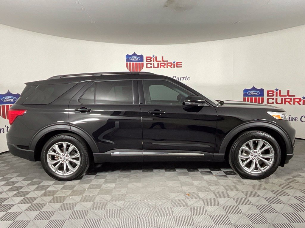 Used 2023 Ford Explorer XLT w/ Equipment Group 202A RWD image 2