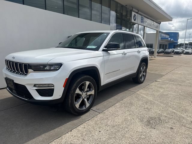 Used 2023 Jeep Grand Cherokee Limited w/ Luxury Tech Group II AWD/4WD image 1
