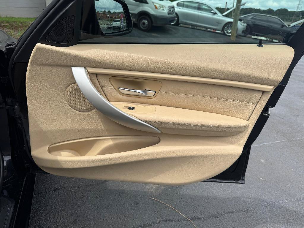 Used 2016 BMW 320i Sedan RWD image 27