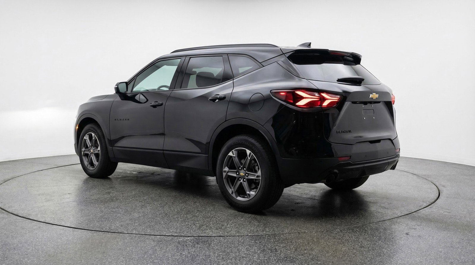 Used 2025 Chevrolet Blazer LT FWD image 6