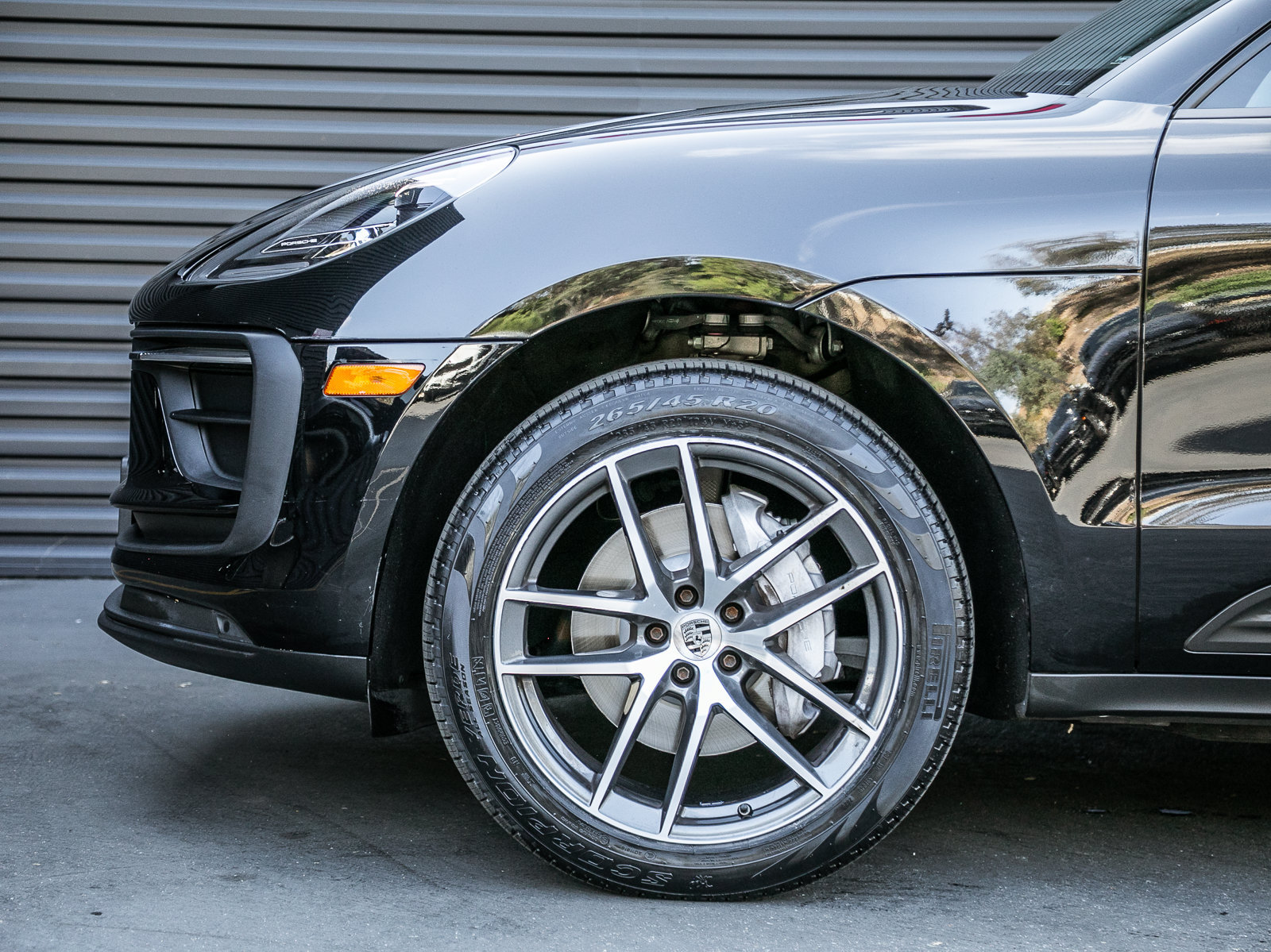 Certified 2023 Porsche Macan AWD/4WD image 16