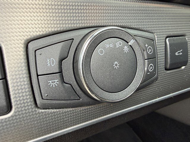 Used 2013 Lincoln MKX FWD image 17