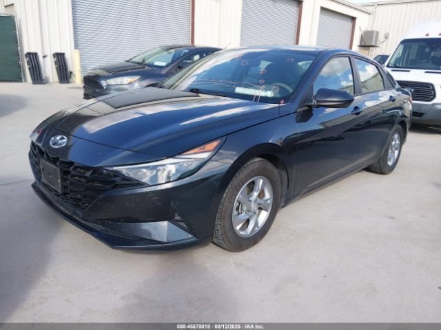 Used 2021 Hyundai Elantra SE FWD image 2