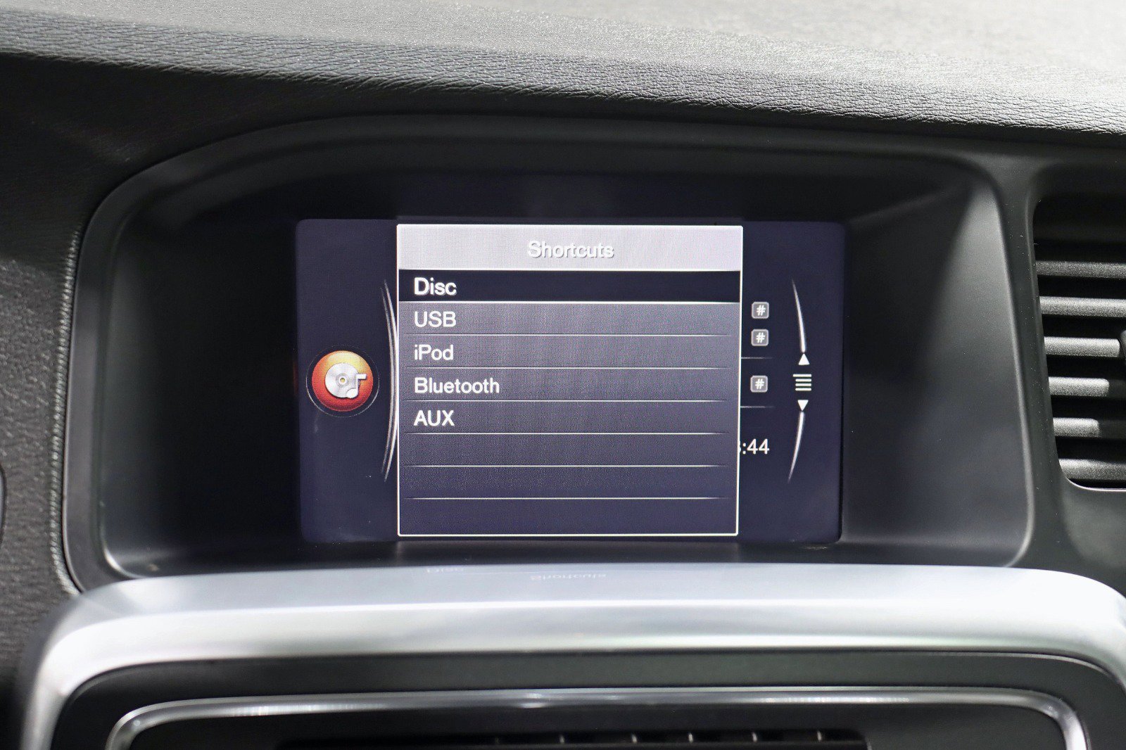 Used 2018 Volvo V60 T5 Cross Country w/ Convenience Package image 20