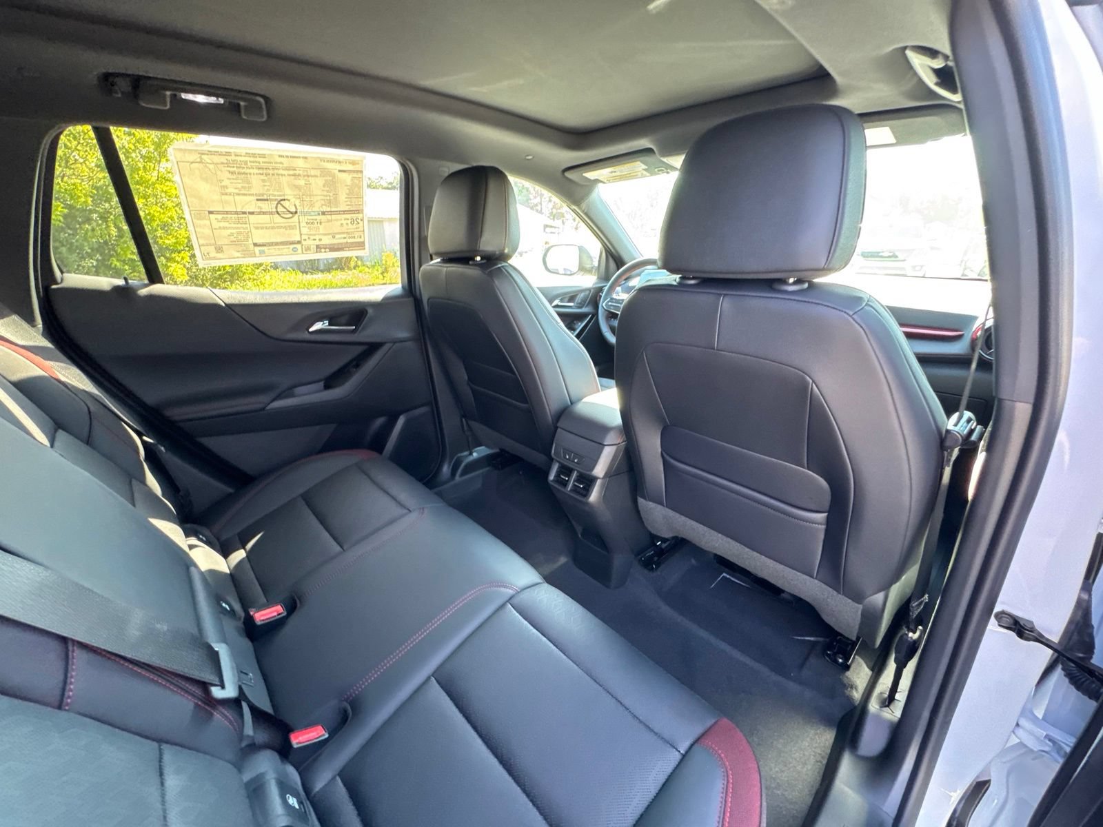 New 2027 Chevrolet Equinox RS w/ Convenience Package III AWD/4WD image 33