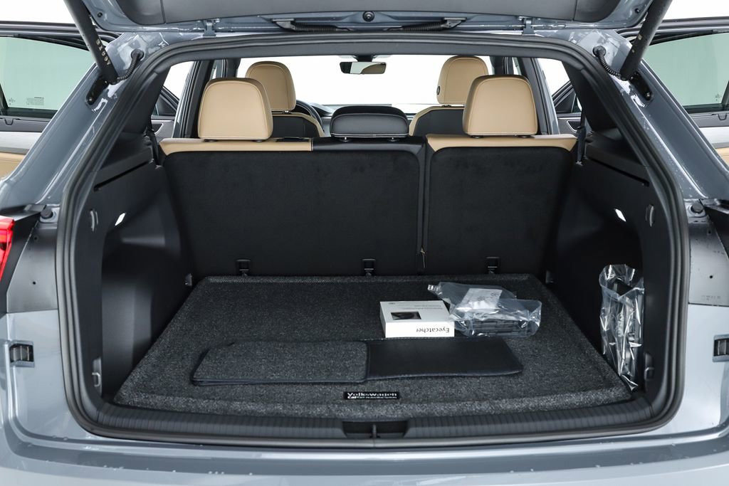 New 2026 Volkswagen Atlas Cross Sport SE image 29