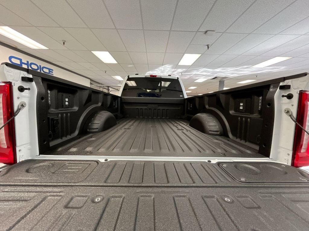 New 2026 Ford F350 4x4 Crew Cab Super Duty image 11