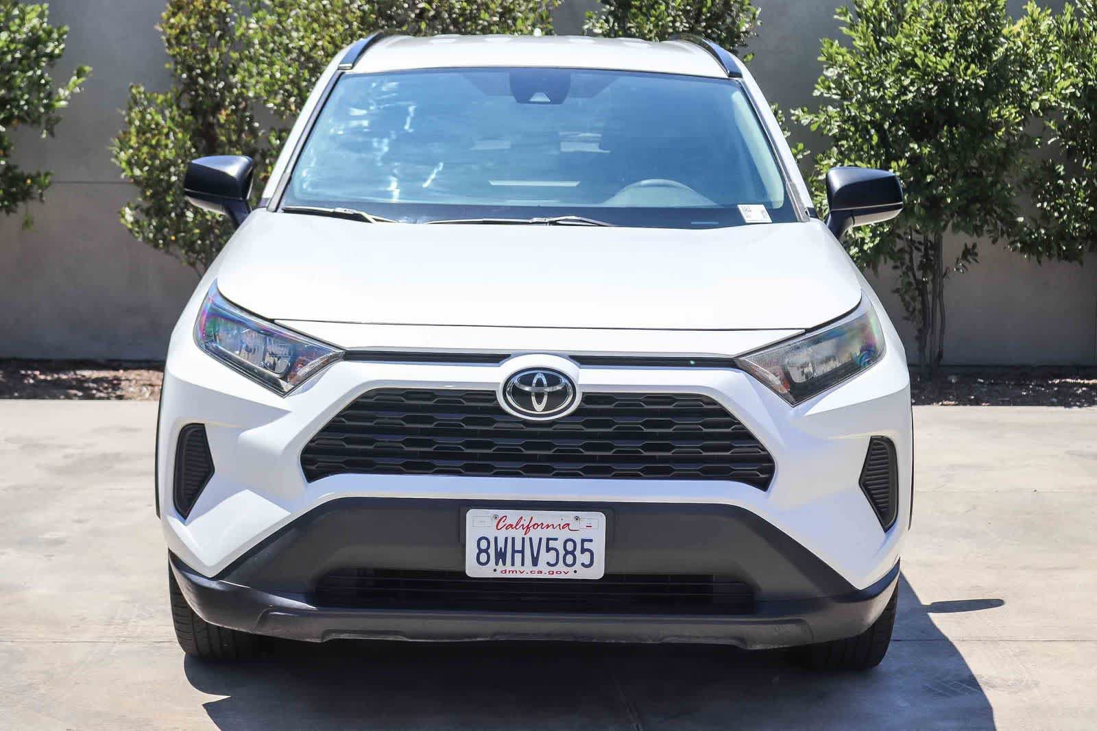 Used 2021 Toyota RAV4 LE FWD image 2