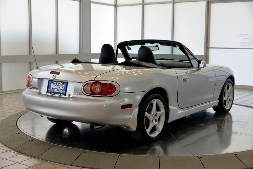 Used 2003 MAZDA MX-5 Miata RWD image 8