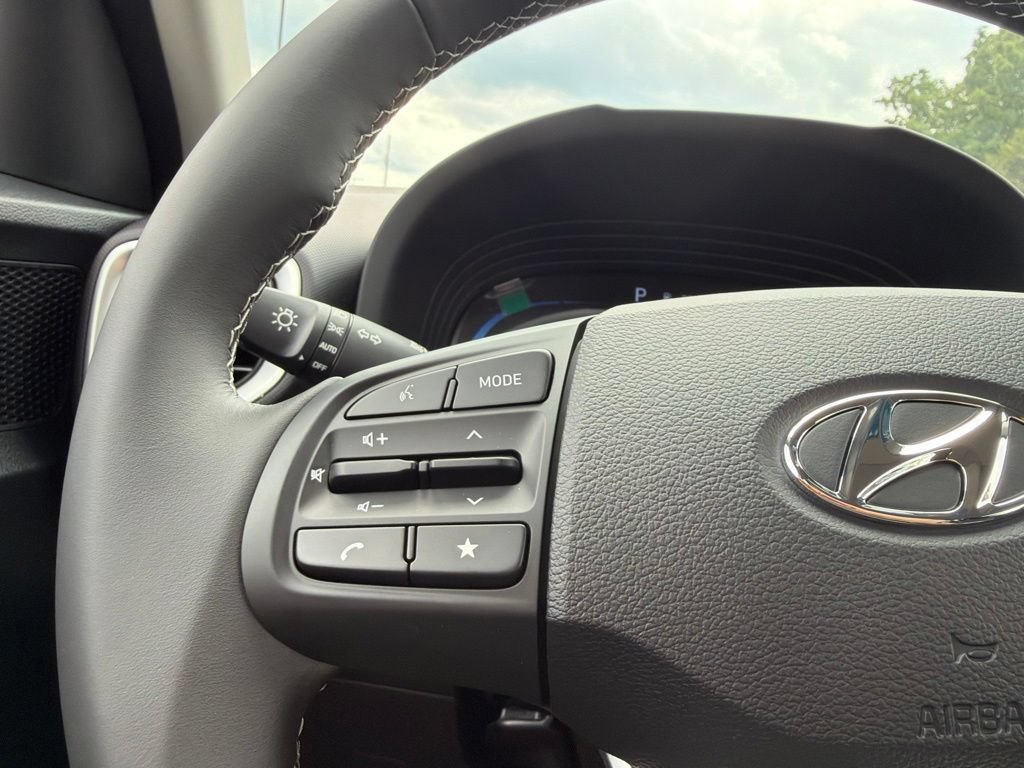 New 2026 Hyundai Venue SEL FWD image 31