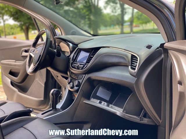 Used 2022 Chevrolet Trax LT w/ Premium Seat Package AWD/4WD image 17