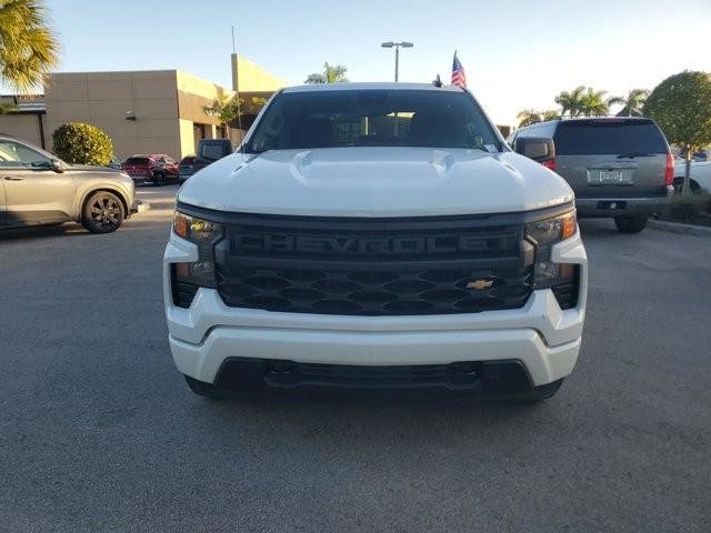 Used 2023 Chevrolet Silverado 1500 Custom image 2