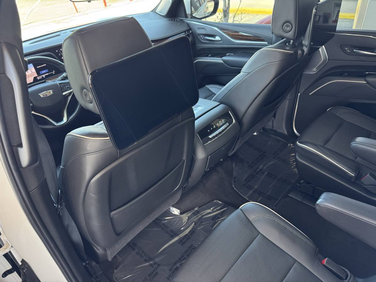 Used 2021 Cadillac Escalade Premium Luxury w/ Driver Assist Tech Package AWD/4WD image 21