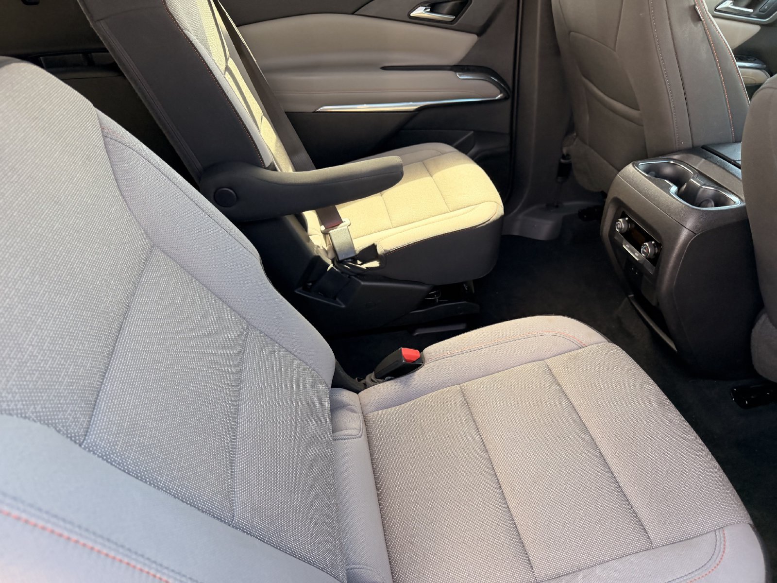 Used 2026 Chevrolet Traverse LT w/ Driver Confidence Package FWD image 16