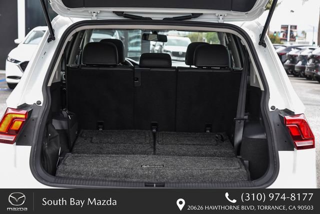 Used 2021 Volkswagen Tiguan SE w/ Panoramic Sunroof Package FWD image 26