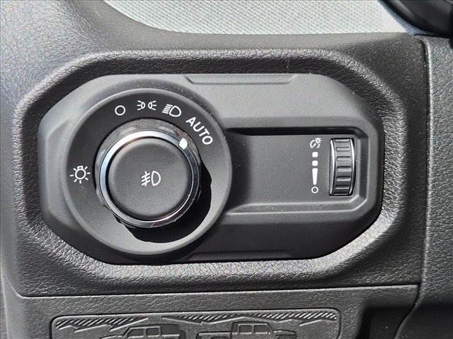 Used 2025 Jeep Wrangler Unlimited Sport AWD/4WD image 18