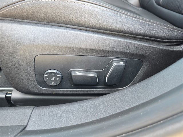 Used 2025 BMW 330i Sedan image 16