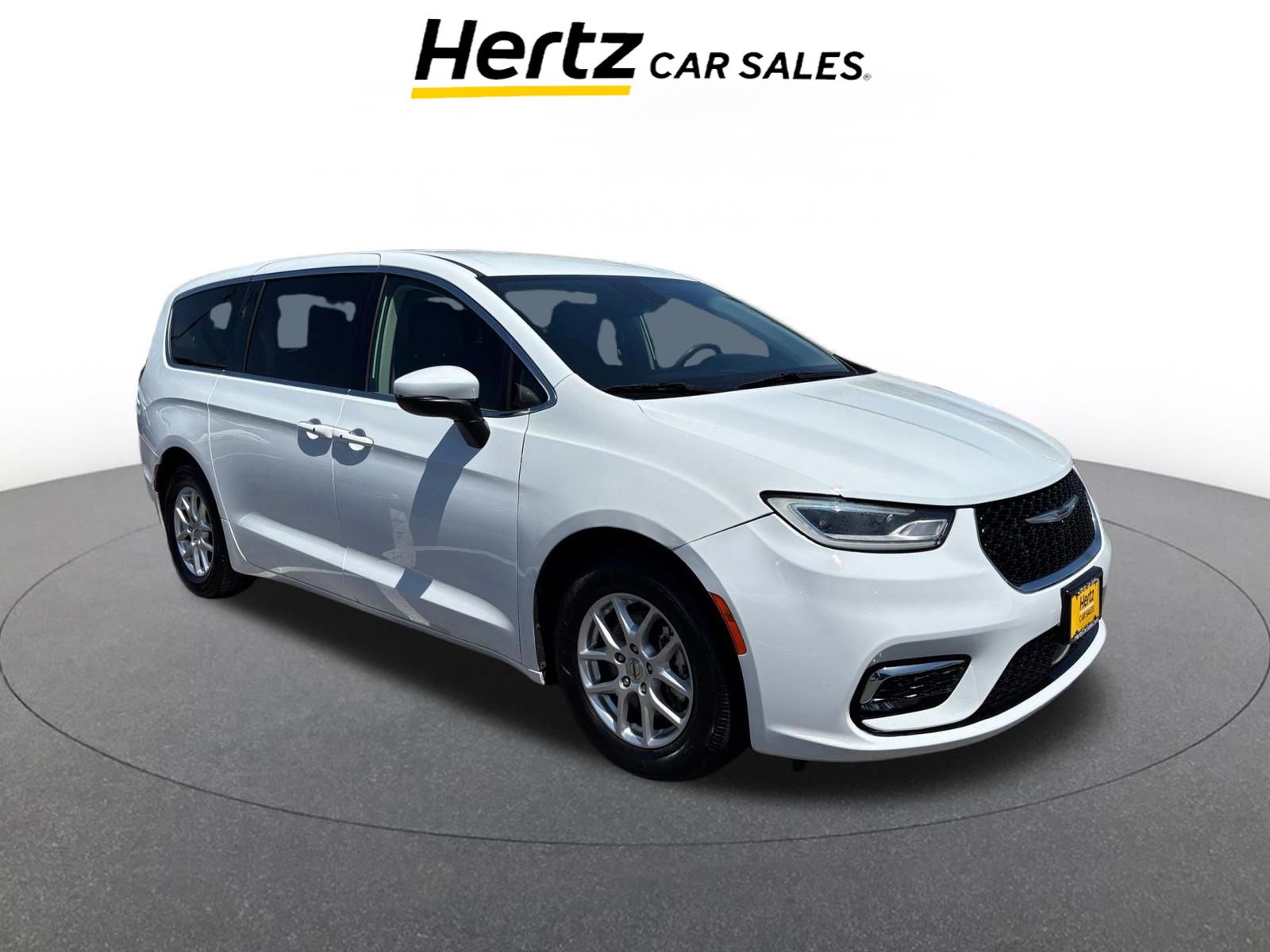Used 2023 Chrysler Pacifica Touring-L FWD image 1