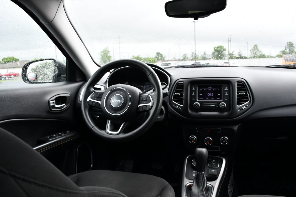 Used 2018 Jeep Compass Sport AWD/4WD image 24