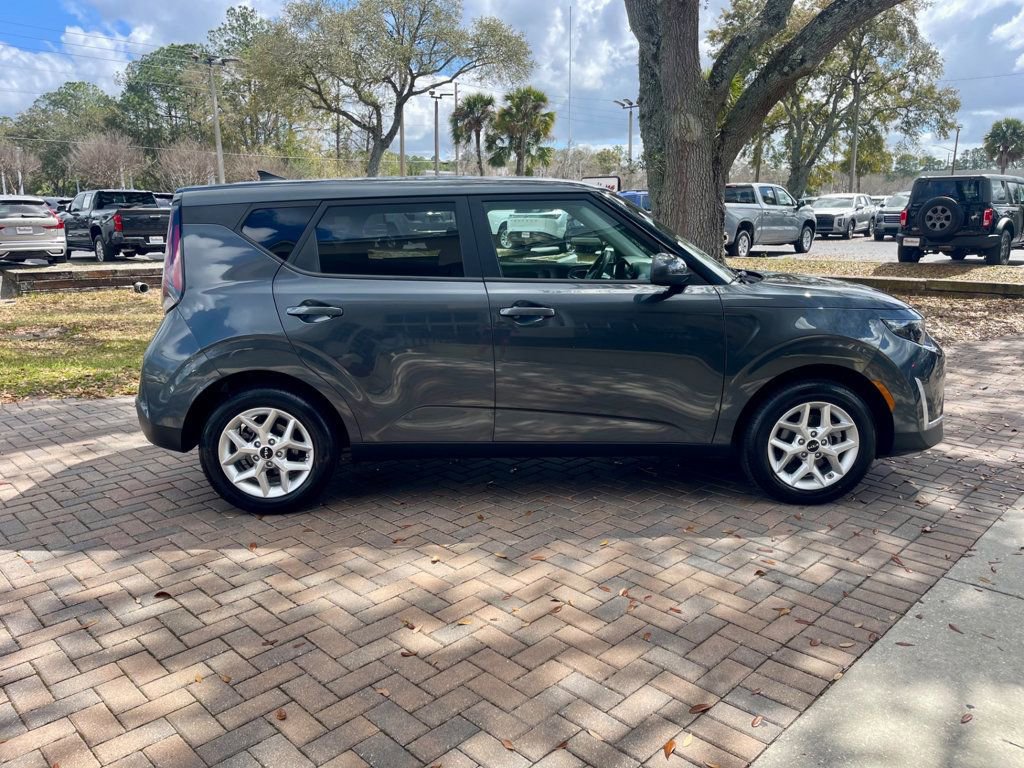 Used 2025 Kia Soul LX w/ LX Technology Package image 7