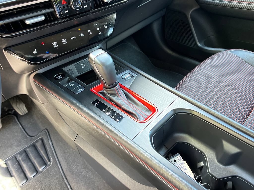Used 2025 Nissan Kicks SR w/ SR Premium Package AWD/4WD image 19