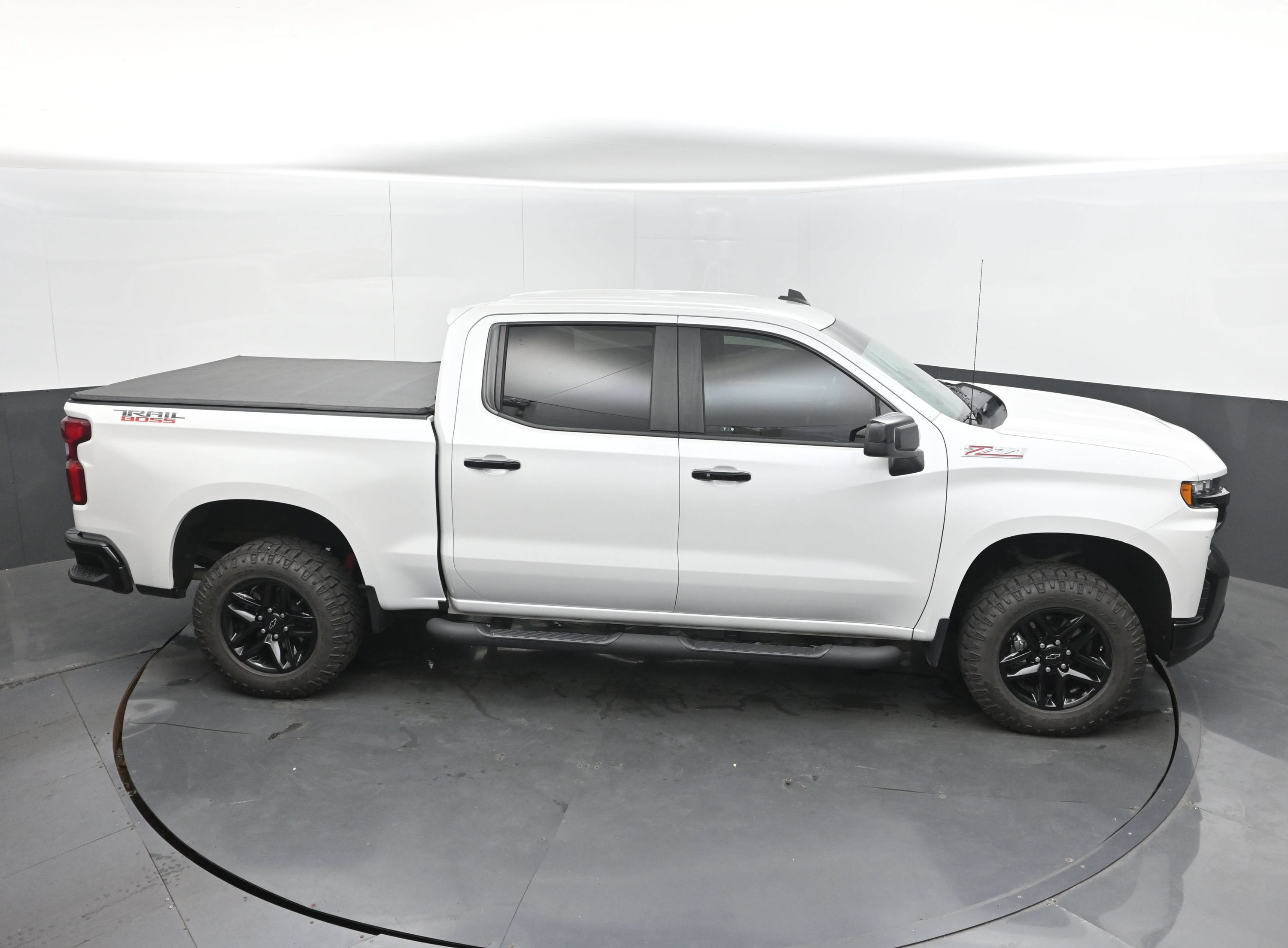 Used 2020 Chevrolet Silverado 1500 LT Trail Boss AWD/4WD image 32