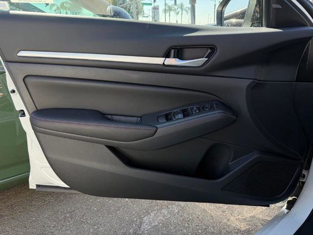New 2026 Nissan Altima 2.5 SR w/ SR Midnight Edition Package FWD image 19