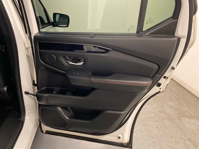 Used 2025 Honda Pilot TrailSport image 28