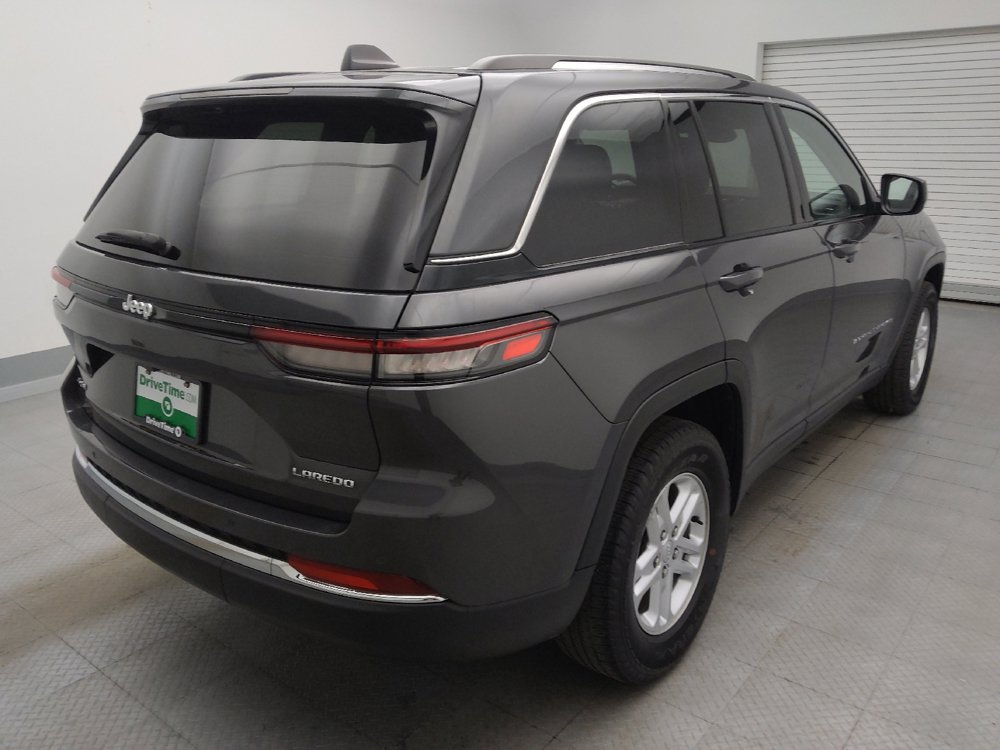 Used 2023 Jeep Grand Cherokee Laredo w/ Luxury Tech Group I AWD/4WD image 9