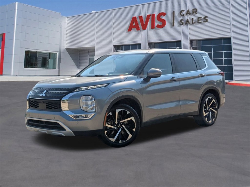 Used 2024 Mitsubishi Outlander SE