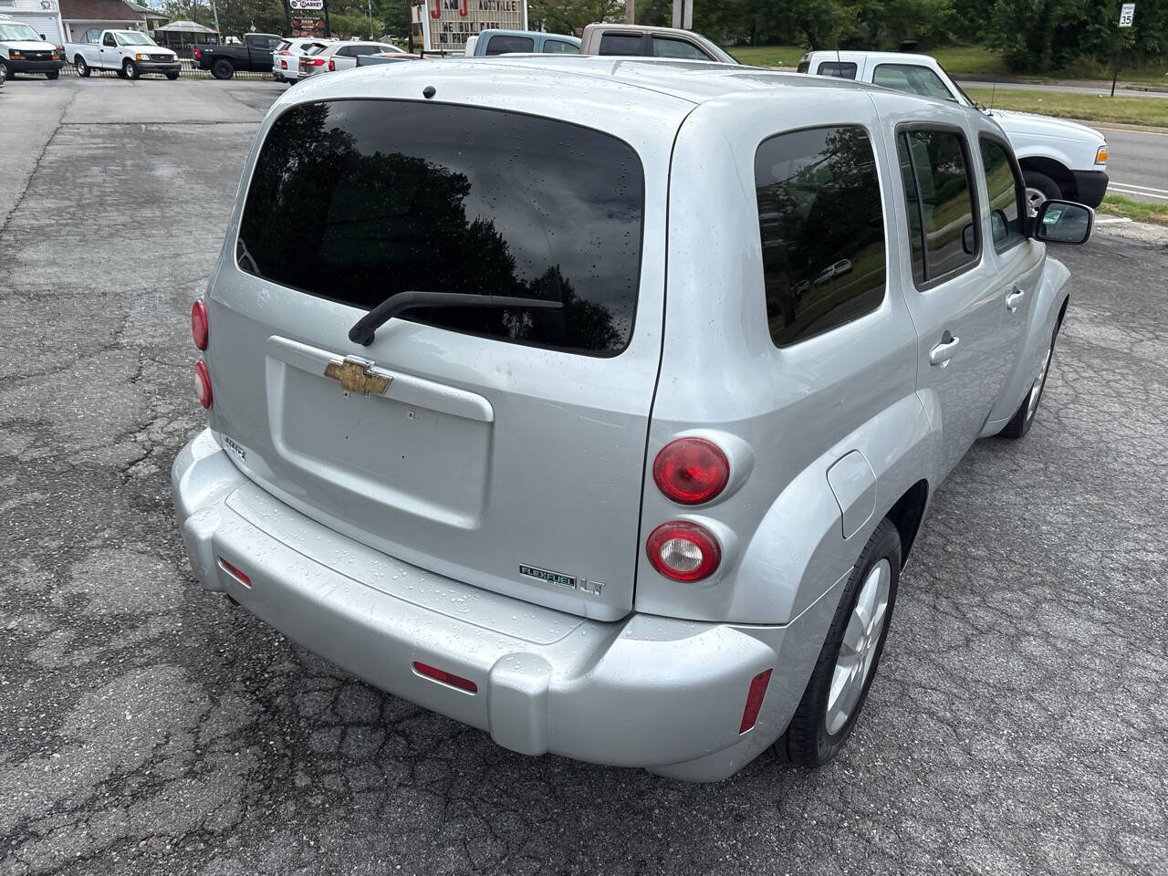 Used 2011 Chevrolet HHR LT FWD image 10