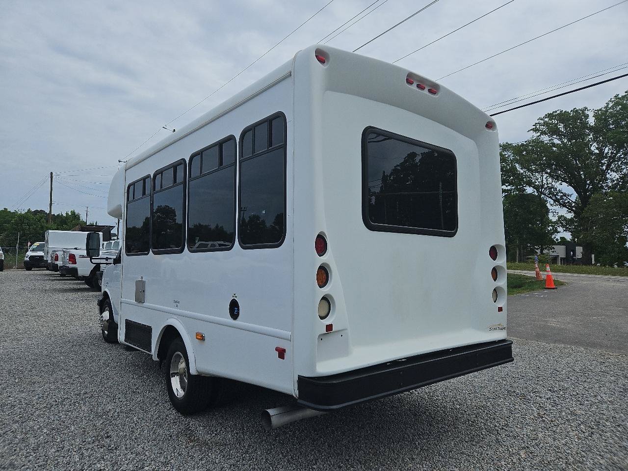 Used 2015 Chevrolet Express 3500 w/ Shuttle Bus Package RWD image 5