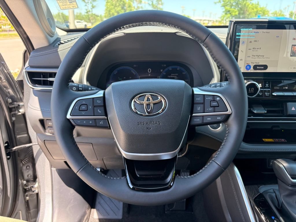 Used 2026 Toyota Highlander Limited AWD/4WD image 21