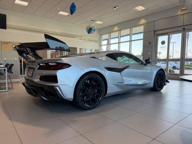 New 2027 Chevrolet Corvette ZR1 w/ ZR1 Carbon Fiber Aero Package RWD image 6