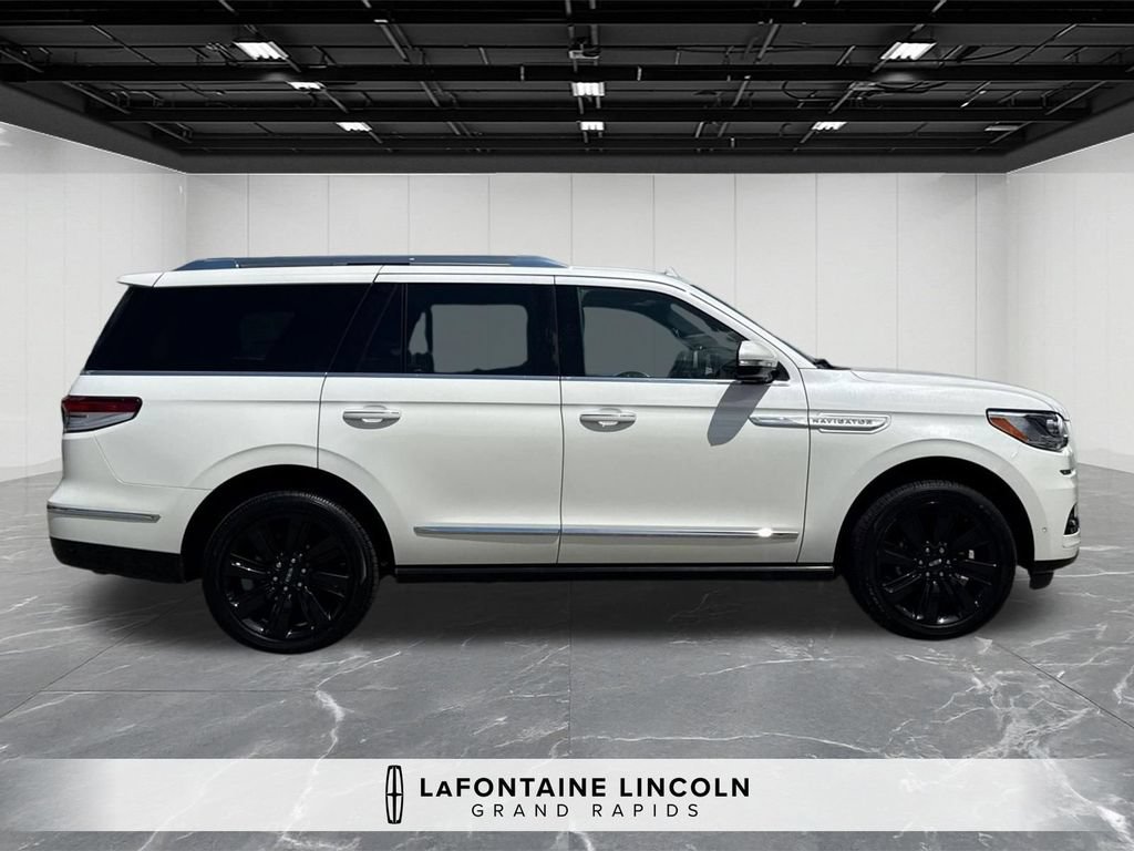 Certified 2023 Lincoln Navigator Reserve AWD/4WD image 6