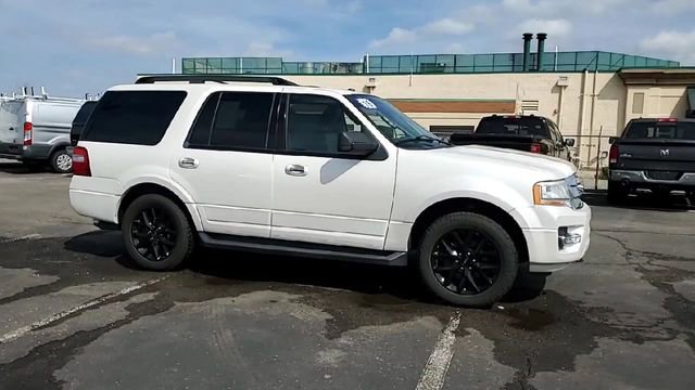 Used 2016 Ford Expedition XLT w/ Equipment Group 202A AWD/4WD image 9
